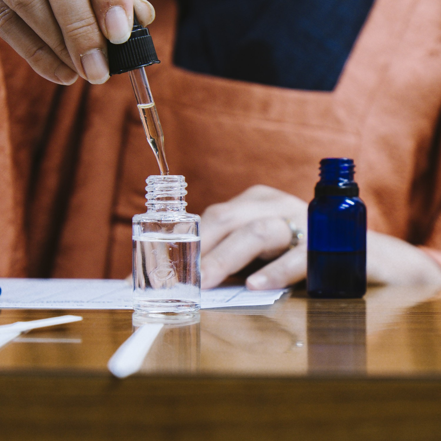 05-10 Atelier parfum l'Orient Daniel Pescio.j